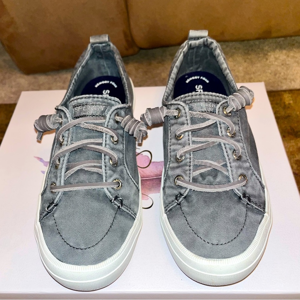 Womens Sperry casual shoes size 7.5